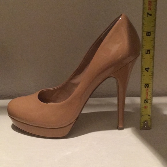 Arturo Chiang Nude Patent Leather Heels - Picture 5 of 6